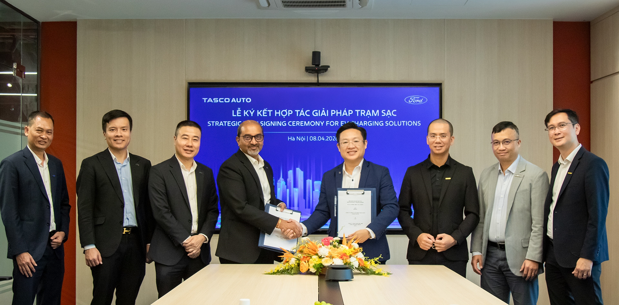 Tasco Auto bắt tay Ford mở h&agrave;ng loạt trạm sạc xe điện: Th&ecirc;m 89 điểm sạc chỉ trong năm 2026, dấu hiệu Bronco điện sẽ sớm về nước?- Ảnh 1.