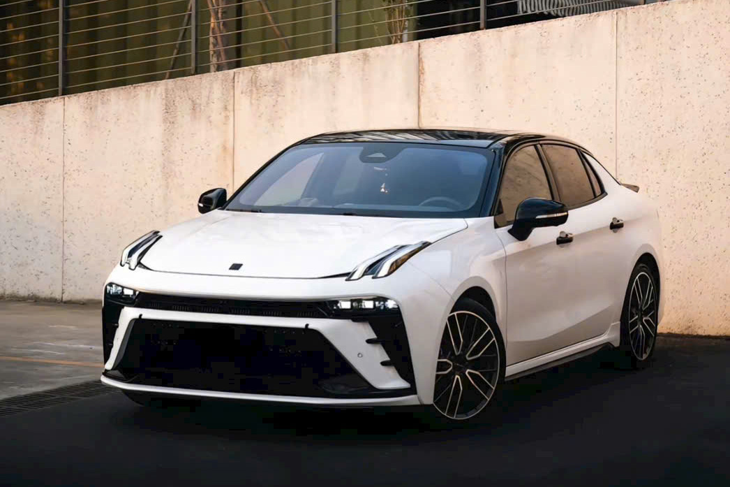 Đại l&yacute; b&aacute;o Lynk & Co 03 c&oacute; 2 bản tại Việt Nam: Gi&aacute; dự kiến từ 800 triệu đồng, mạnh ngang Civic, ADAS từ bản rẻ nhất, dễ ra mắt th&aacute;ng 6- Ảnh 1.