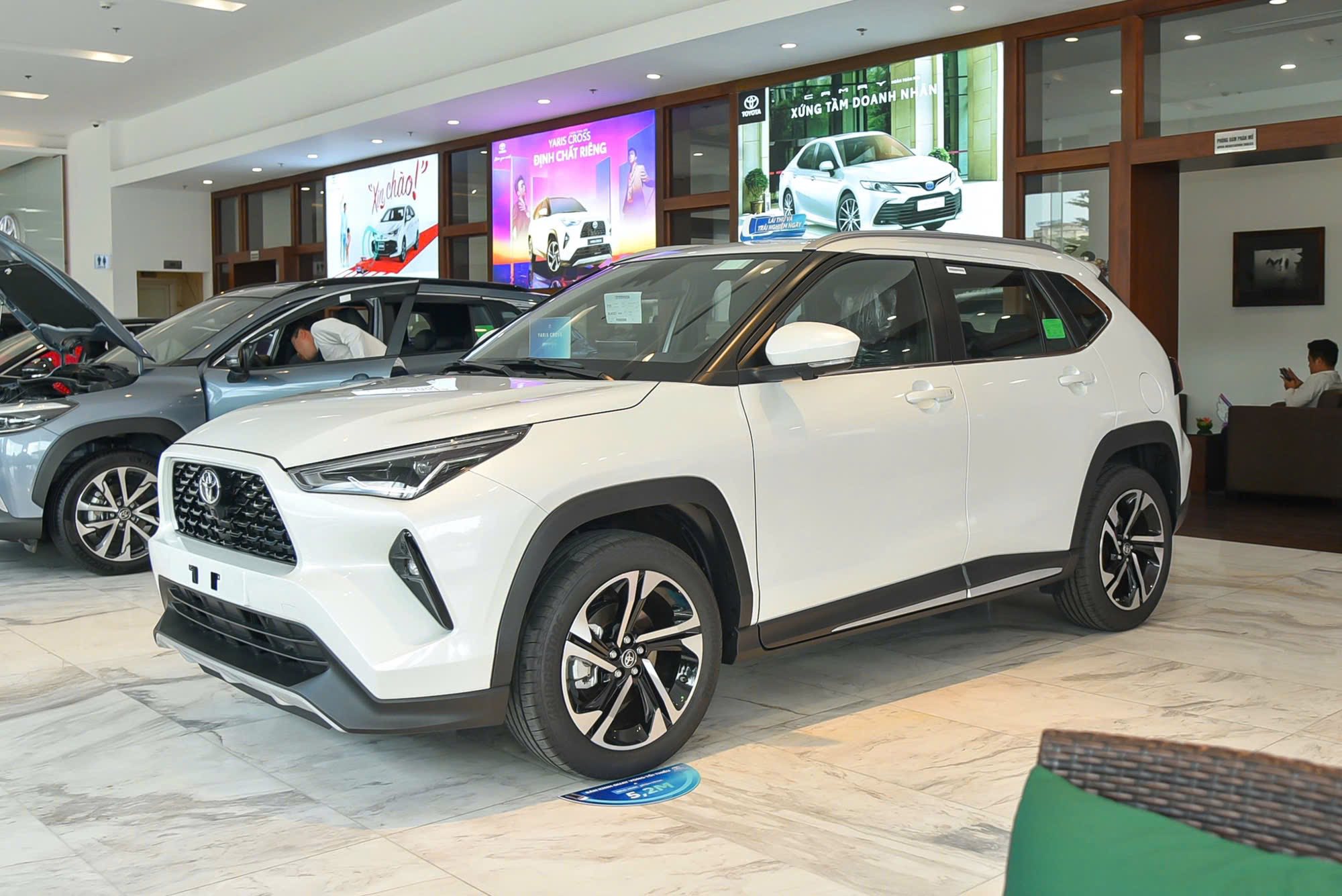 Doanh số Toyota Yaris Cross tăng vọt gần 4 lần, lật đổ vị thế của Hyundai Creta, tham vọng quay lại top xe bán chạy- Ảnh 1. Doanh số Toyota Yaris Cross tăng vọt gần 4 lần, lật đổ vị thế của Hyundai Creta, tham vọng quay lại top xe bán chạy- Ảnh 1.