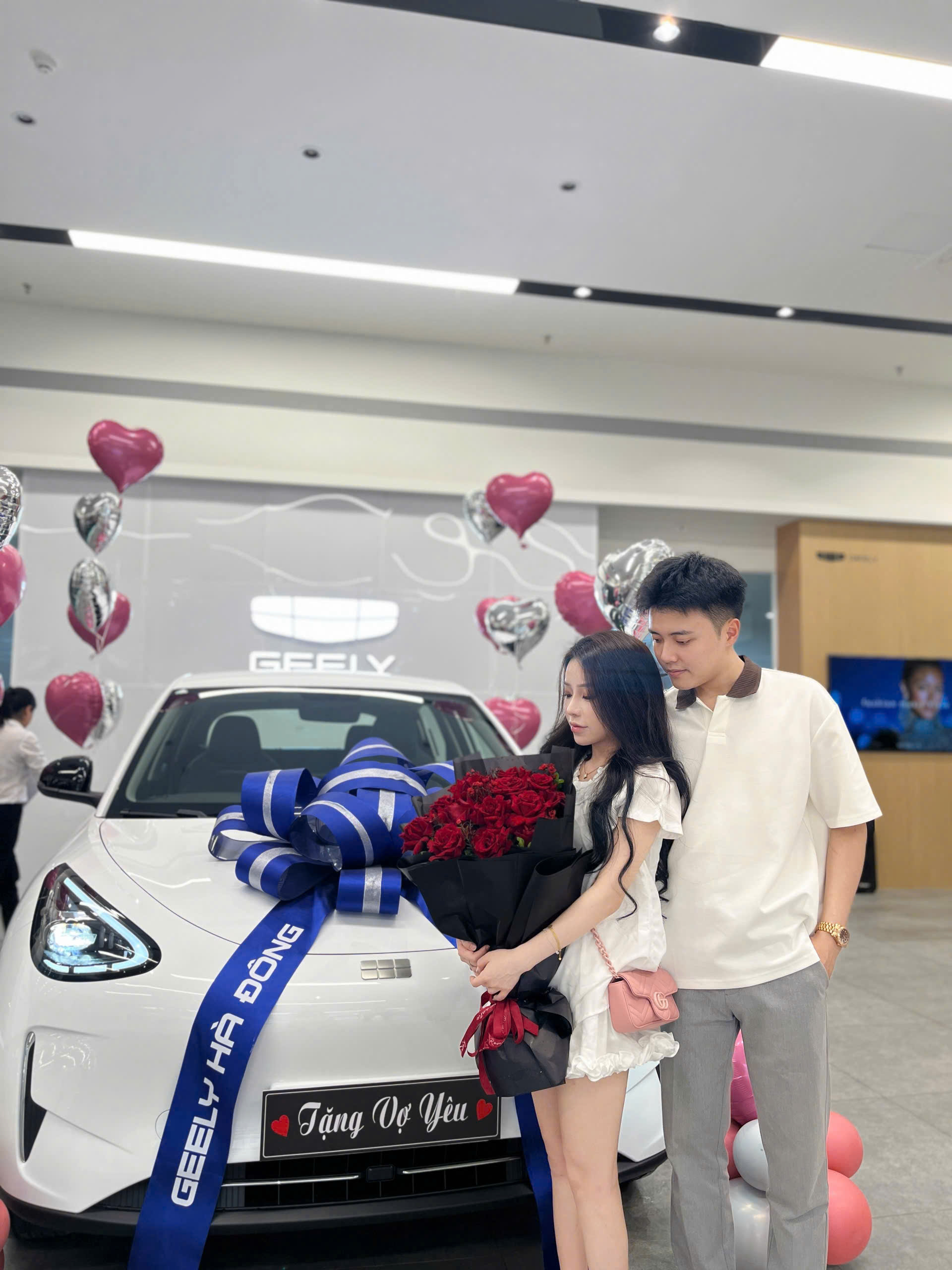 Geely EX5 EM-i v&agrave; EX2 qu&aacute; đắt kh&aacute;ch tại Việt Nam, h&atilde;ng gấp r&uacute;t đẩy nhanh tiến độ đ&aacute;p ứng kịp nhu cầu- Ảnh 2.