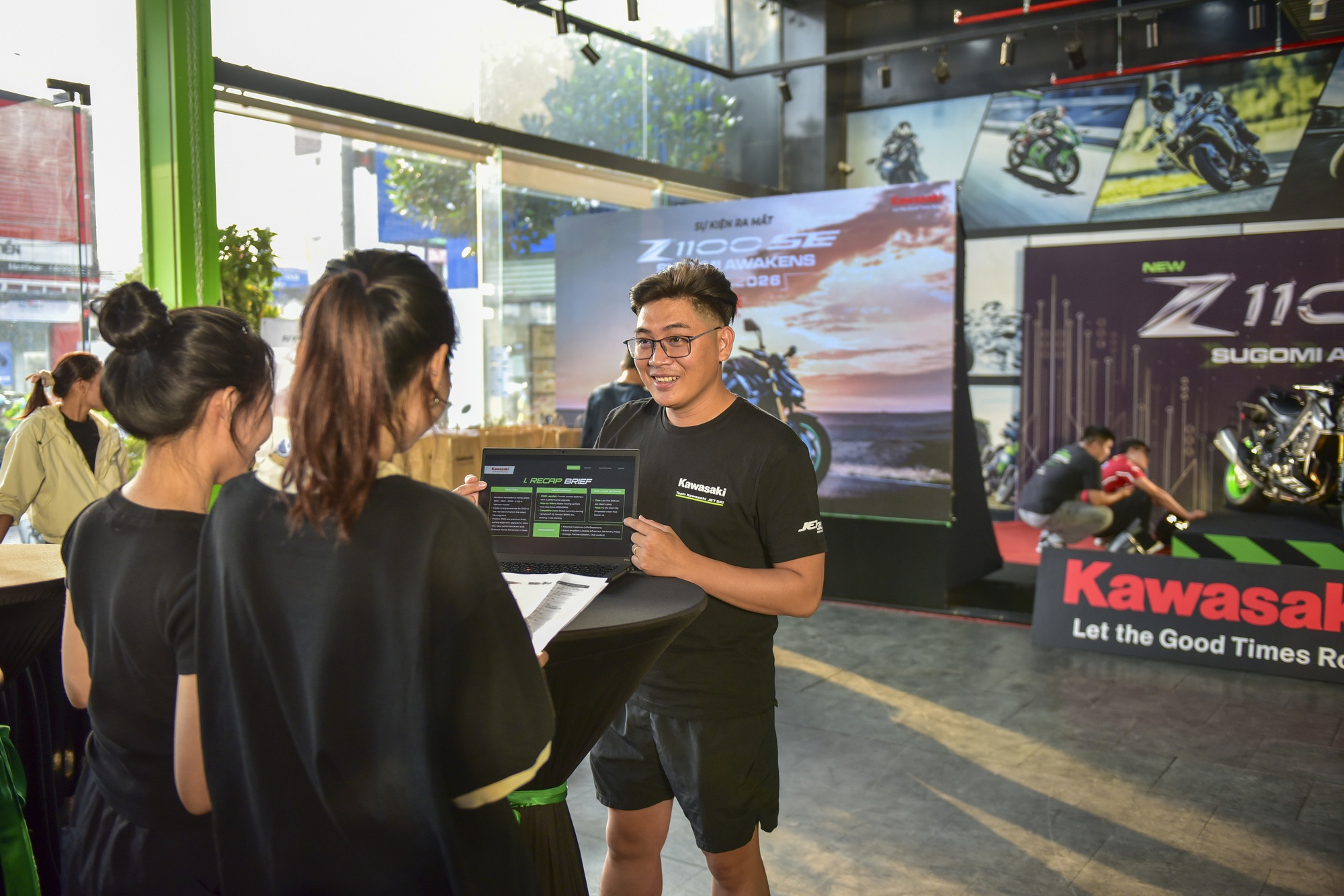 Tôi mất ăn, mất ngủ 2 tháng để đem Kawasaki Z1100 về Việt Nam sau những bài học xương máu- Ảnh 4. Tôi mất ăn, mất ngủ 2 tháng để đem Kawasaki Z1100 về Việt Nam sau những bài học xương máu- Ảnh 4.