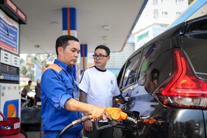C&aacute;c quốc gia khuyến c&aacute;o nguy&ecirc;n tắc an to&agrave;n khi đổ xăng- Ảnh 2.