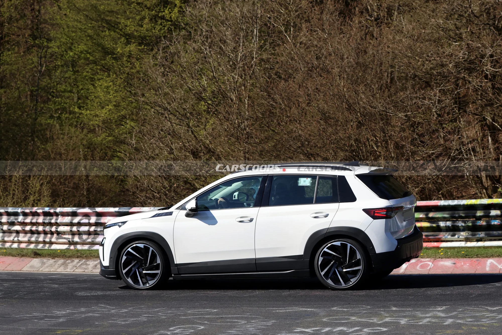 Skoda Epiq lộ diện nội thất 'h&agrave;ng thật': Kh&ocirc;ng m&agrave;n h&igrave;nh xoay trượt, chỉ tập trung v&agrave;o thứ kh&aacute;ch Việt cần nhất- Ảnh 4.