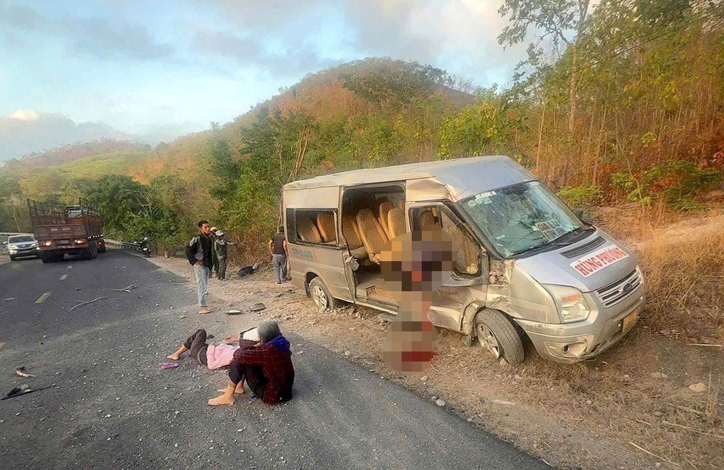 Vụ tai nạn khiến 6 người thương vong: Ph&ograve;ng CSGT Gia Lai họp khẩn- Ảnh 1.