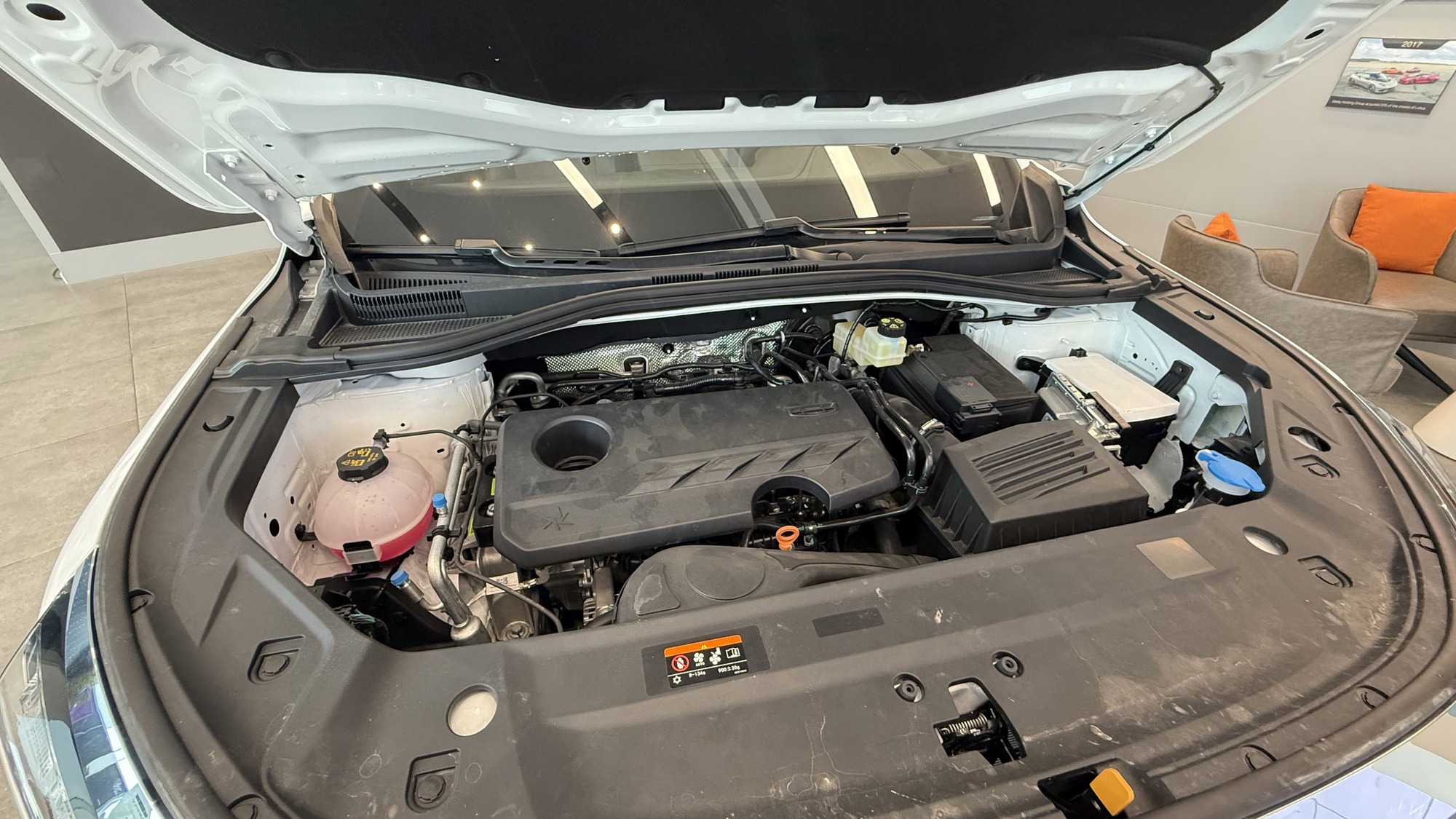 Soi chi tiết Geely Okavango tại đại l&yacute;: M&agrave;n h&igrave;nh 14,6 inch, ADAS đầy đủ, cấu h&igrave;nh ghế linh hoạt cho gia đ&igrave;nh trong tầm gi&aacute; hơn 700 triệu- Ảnh 7.