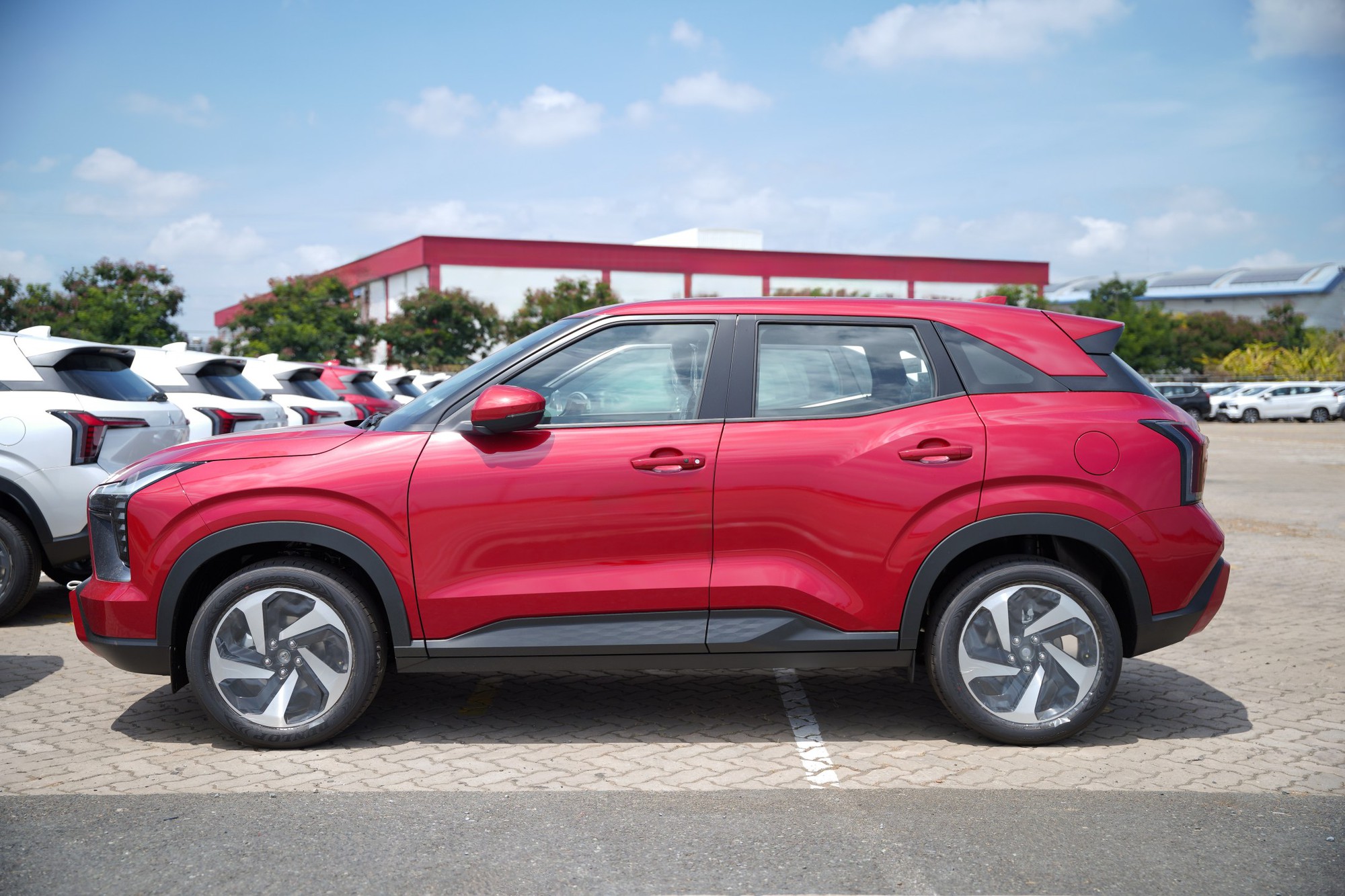Mitsubishi Xforce 2026 ra mắt Việt Nam: Gi&aacute; từ 605 triệu đồng, bổ sung ghế điện, camera 360, bản &lsquo;base&rsquo; c&oacute; nhiều điểm mới, &lsquo;phả hơi n&oacute;ng&rsquo; l&ecirc;n Yaris Cross- Ảnh 14.