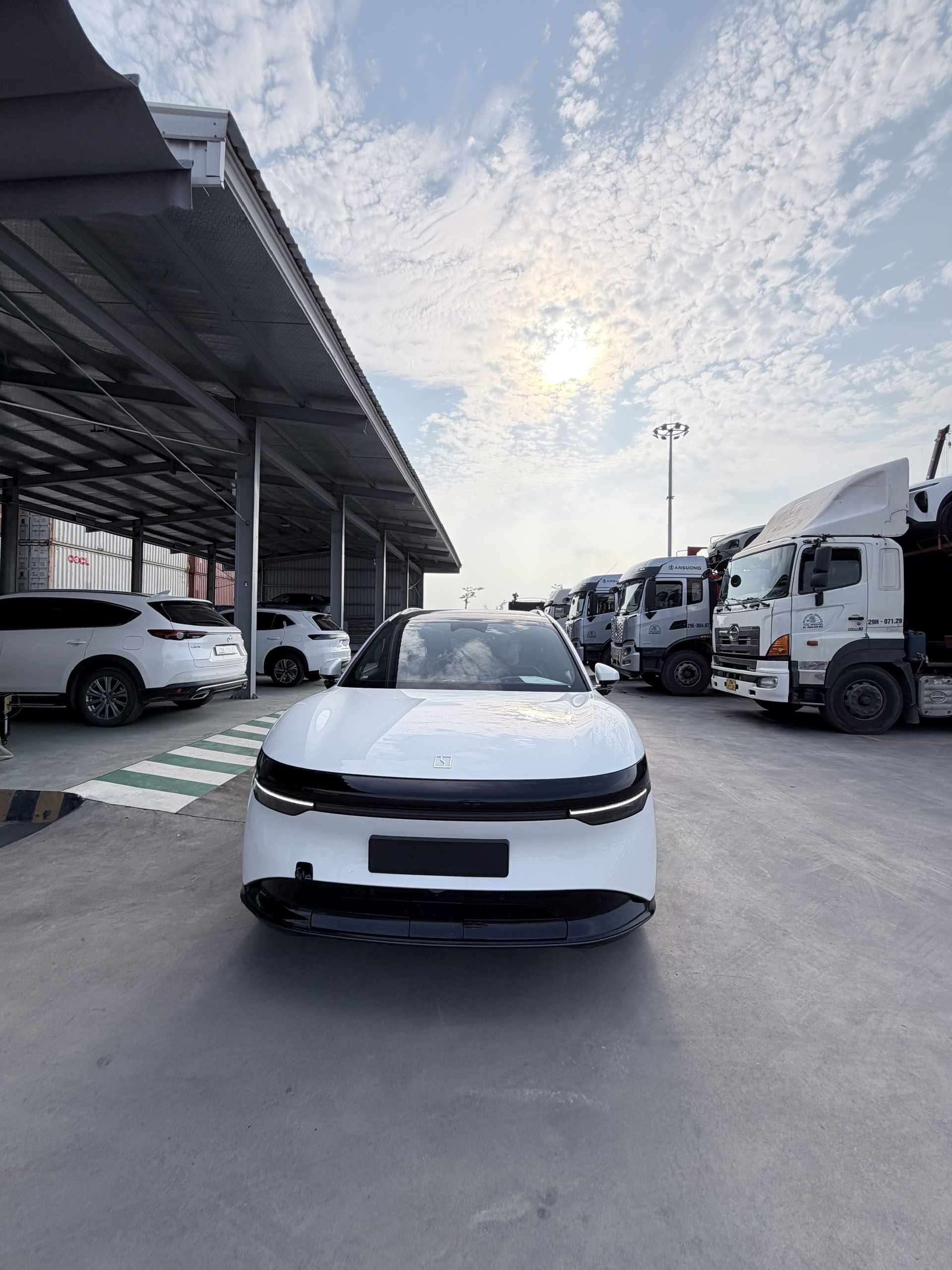 L&ocirc; Zeekr 7X đầu ti&ecirc;n về Việt Nam: &Iacute;t nhất 2 bản, c&ugrave;ng cỡ CX-8, c&oacute; thể chạy hơn 600km/sạc, dễ ra mắt trong thời gian gần- Ảnh 1.