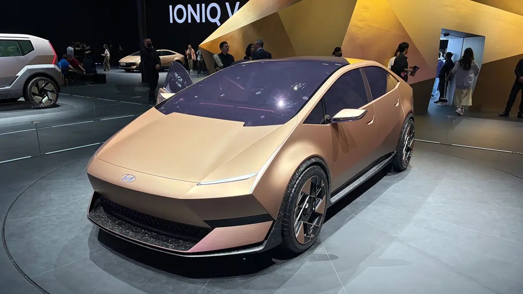 Hyundai Ioniq V lộ động cơ yếu hơn cả Elantra d&ugrave; d&aacute;ng &lsquo;chiến&rsquo; như Lamborghini, b&ugrave; lại bằng pin hơn 600km/sạc- Ảnh 5.