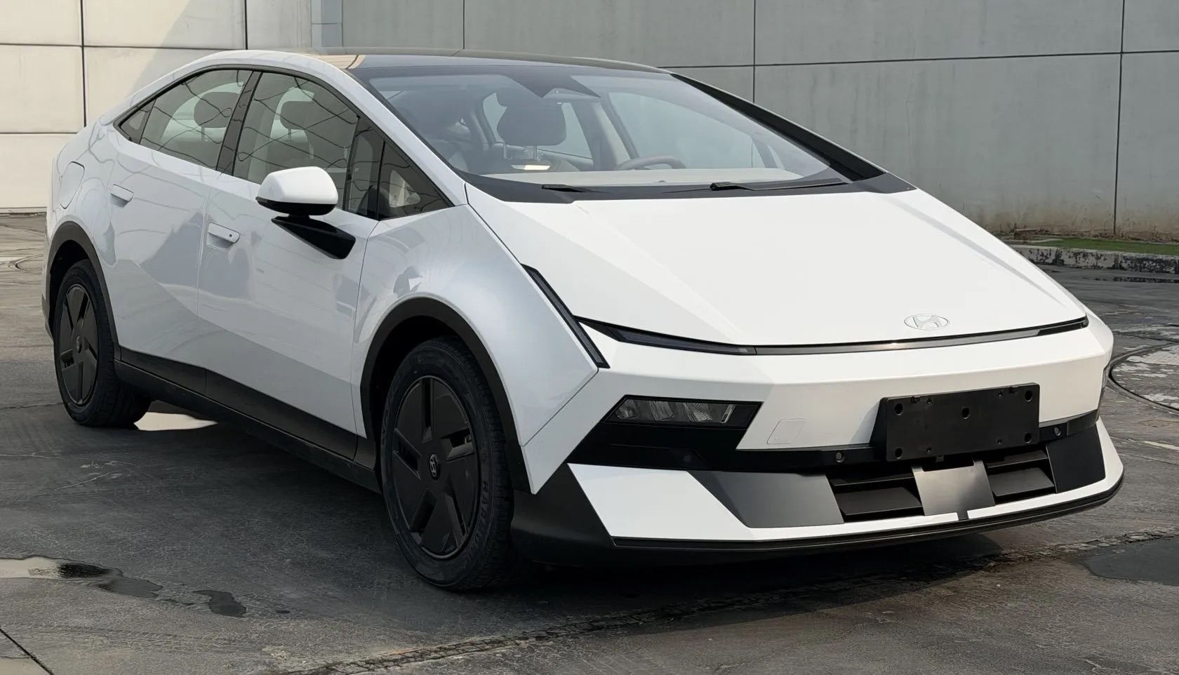 Hyundai Ioniq V lộ động cơ yếu hơn cả Elantra d&ugrave; d&aacute;ng &lsquo;chiến&rsquo; như Lamborghini, b&ugrave; lại bằng pin hơn 600km/sạc- Ảnh 3.