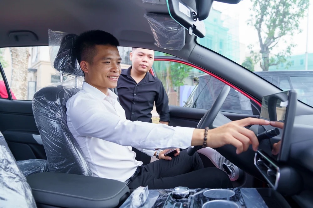 Doanh số &ocirc; t&ocirc; th&aacute;ng 4/2026: Toyota Veloz Cross bất ngờ dẫn đầu nh&oacute;m xe xăng dầu, VinFast &aacute;p đảo chiếm trọn 5 vị tr&iacute; top đầu- Ảnh 1.