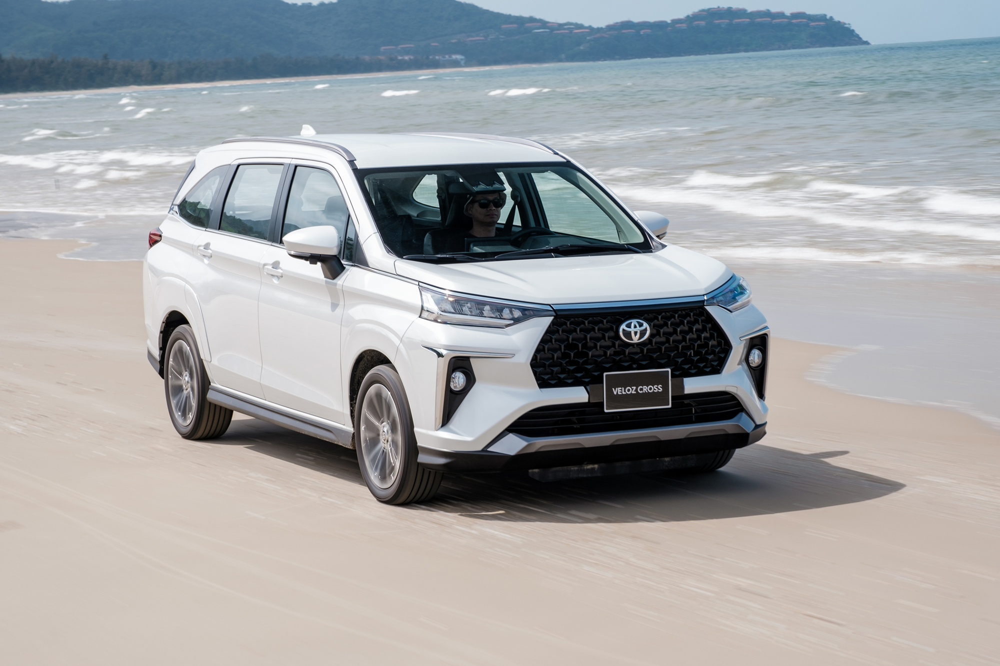 Toyota dẫn đầu doanh số hãng xe ngoại trong tháng 4: Giao hơn 6.300 xe cho khách Việt, bỏ xa các đối thủ Hàn, Nhật- Ảnh 2. Toyota dẫn đầu doanh số hãng xe ngoại trong tháng 4: Giao hơn 6.300 xe cho khách Việt, bỏ xa các đối thủ Hàn, Nhật- Ảnh 2.