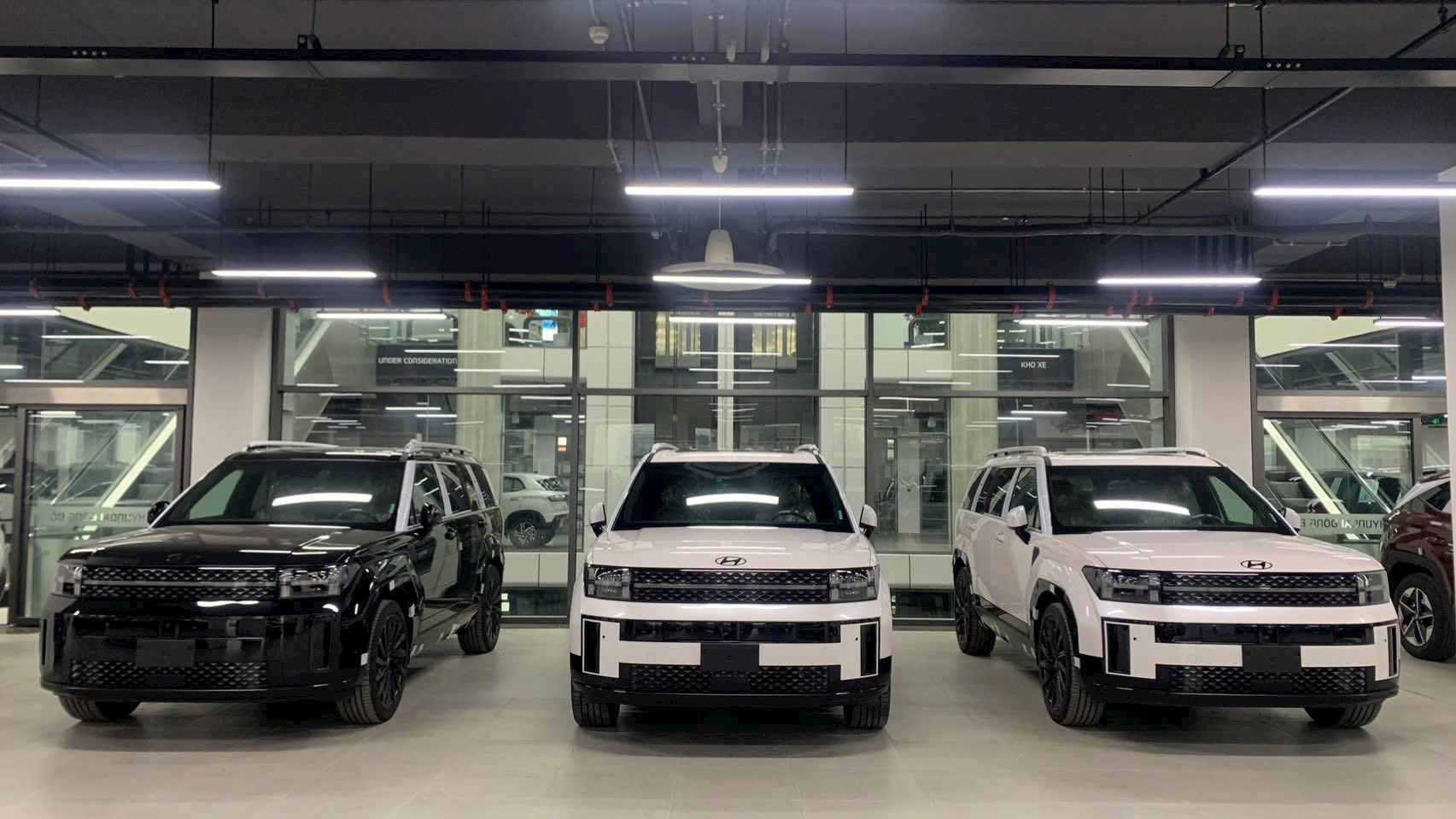 Mặt bằng gi&aacute; xe Hyundai thay đổi: Santa Fe hỗ trợ 220 triệu, Tucson v&agrave; Creta tăng mức giảm- Ảnh 1.