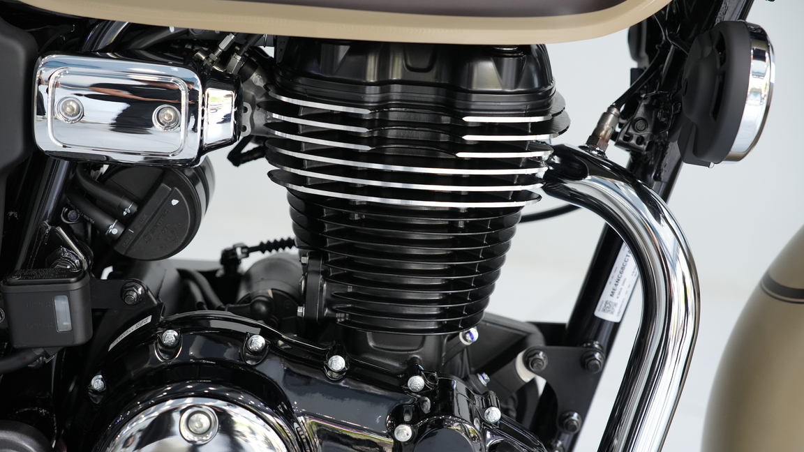 M&ocirc; t&ocirc; cho d&acirc;n chơi Honda CB350C về Việt Nam: M&aacute;y to hơn SH 350i, nguồn gốc nhập khẩu khiến nhiều người bất ngờ- Ảnh 4.