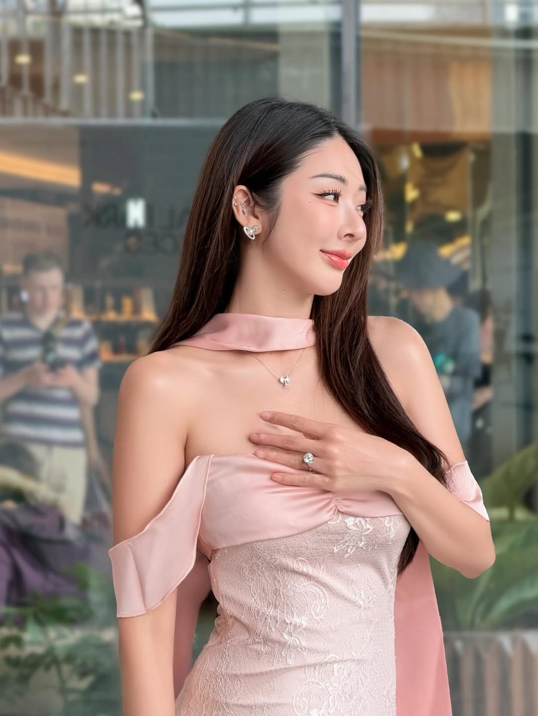 Clip &ocirc; t&ocirc; &ldquo;đi&ecirc;n&rdquo; t&ocirc;ng sập tường lao v&agrave;o nh&agrave; sao nữ đang mang thai: Đồ đạc vỡ n&aacute;t văng tung t&oacute;e, lời khai của t&agrave;i xế g&acirc;y phẫn nộ- Ảnh 3.