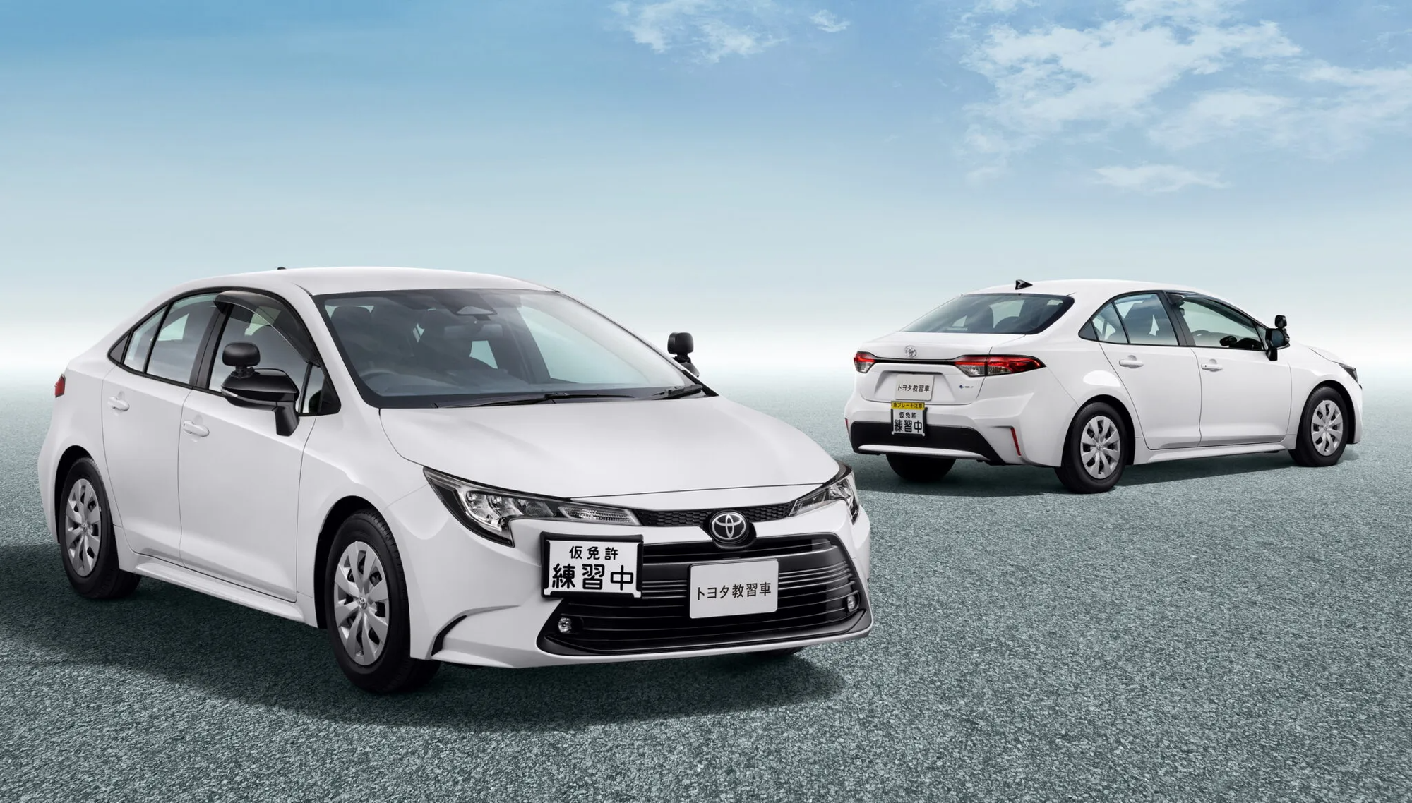 Toyota Corolla Altis th&ecirc;m phi&ecirc;n bản đặc biệt với 5 b&agrave;n đạp, dễ được c&aacute;c trường dạy l&aacute;i tại Việt Nam ch&uacute; &yacute; khi mở b&aacute;n- Ảnh 1.
