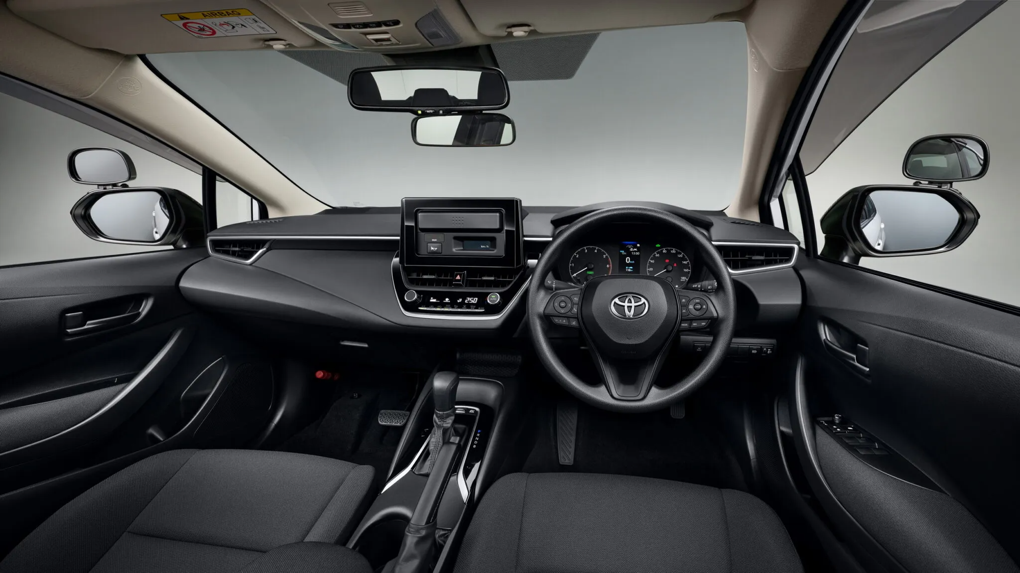 Toyota Corolla Altis th&ecirc;m phi&ecirc;n bản đặc biệt với 5 b&agrave;n đạp, dễ được c&aacute;c trường dạy l&aacute;i tại Việt Nam ch&uacute; &yacute; khi mở b&aacute;n- Ảnh 2.