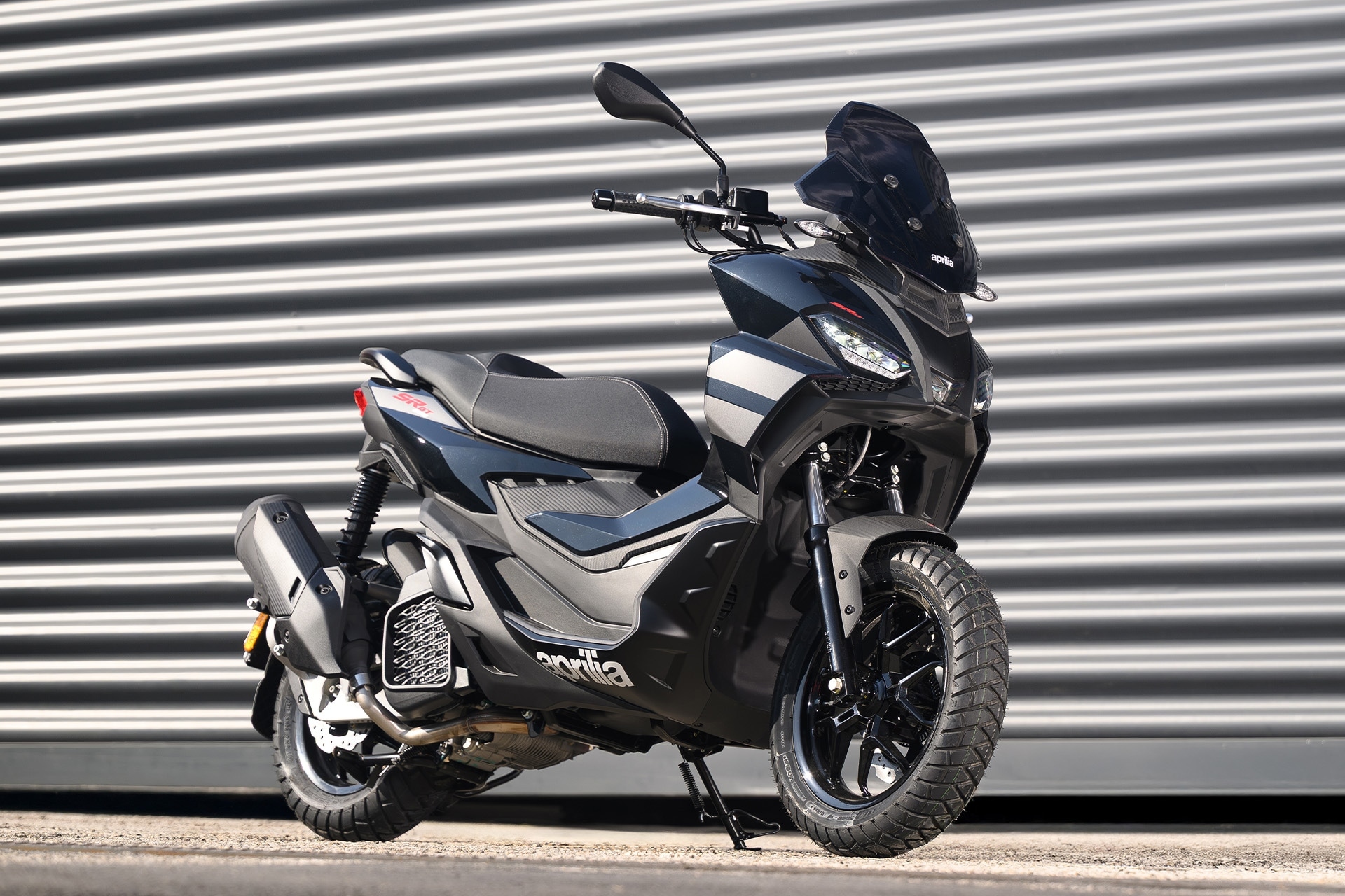 Đối thủ Honda ADV 160 sập gi&aacute; tại Malaysia, kh&aacute;ch Việt ng&oacute;ng chờ si&ecirc;u phẩm Aprilia SR GT 200 Sport 2026- Ảnh 2.
