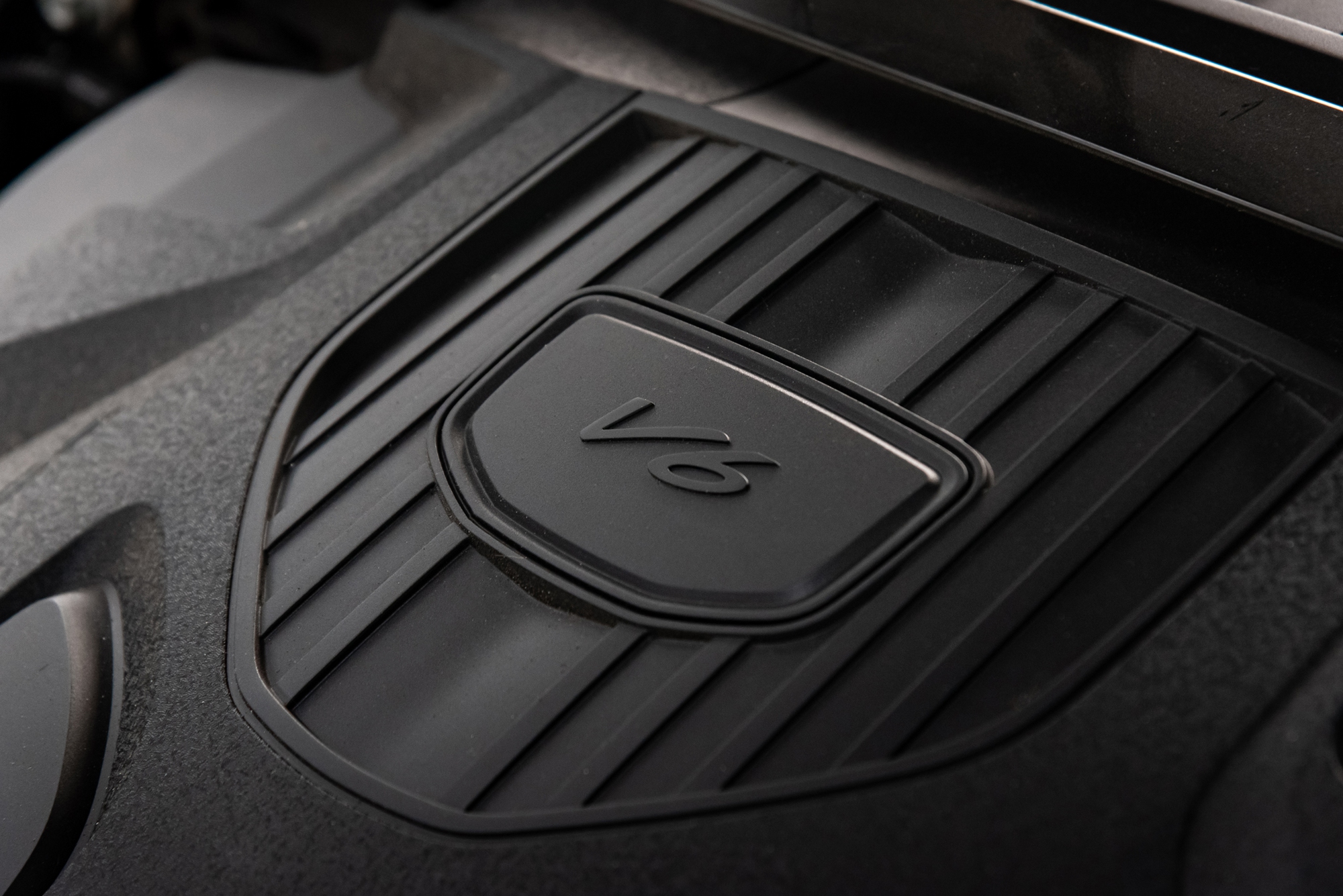 Porsche Panamera l&agrave; một chiếc xe &lsquo;đa nh&acirc;n c&aacute;ch&rsquo; như n&agrave;y: S&aacute;ng mặc suite, tối đi &lsquo;đua&rsquo;- Ảnh 2.