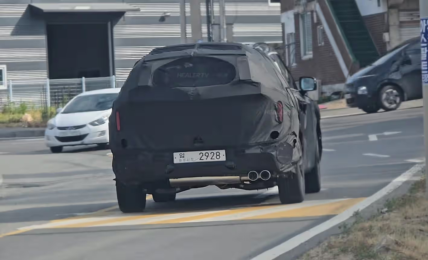 Hyundai Tucson N-Line đời mới lần đầu lộ diện: Thiết kế hầm hố hơn, mâm lớn, màn hình lớn tích hợp AI, động cơ sẽ mạnh hơn bản thường- Ảnh 1. Hyundai Tucson N-Line đời mới lần đầu lộ diện: Thiết kế hầm hố hơn, mâm lớn, màn hình lớn tích hợp AI, động cơ sẽ mạnh hơn bản thường- Ảnh 1.