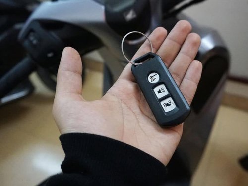 Lời khuy&ecirc;n cho những người đang đi xe m&aacute;y c&oacute; sử dụng kh&oacute;a smartkey- Ảnh 2.