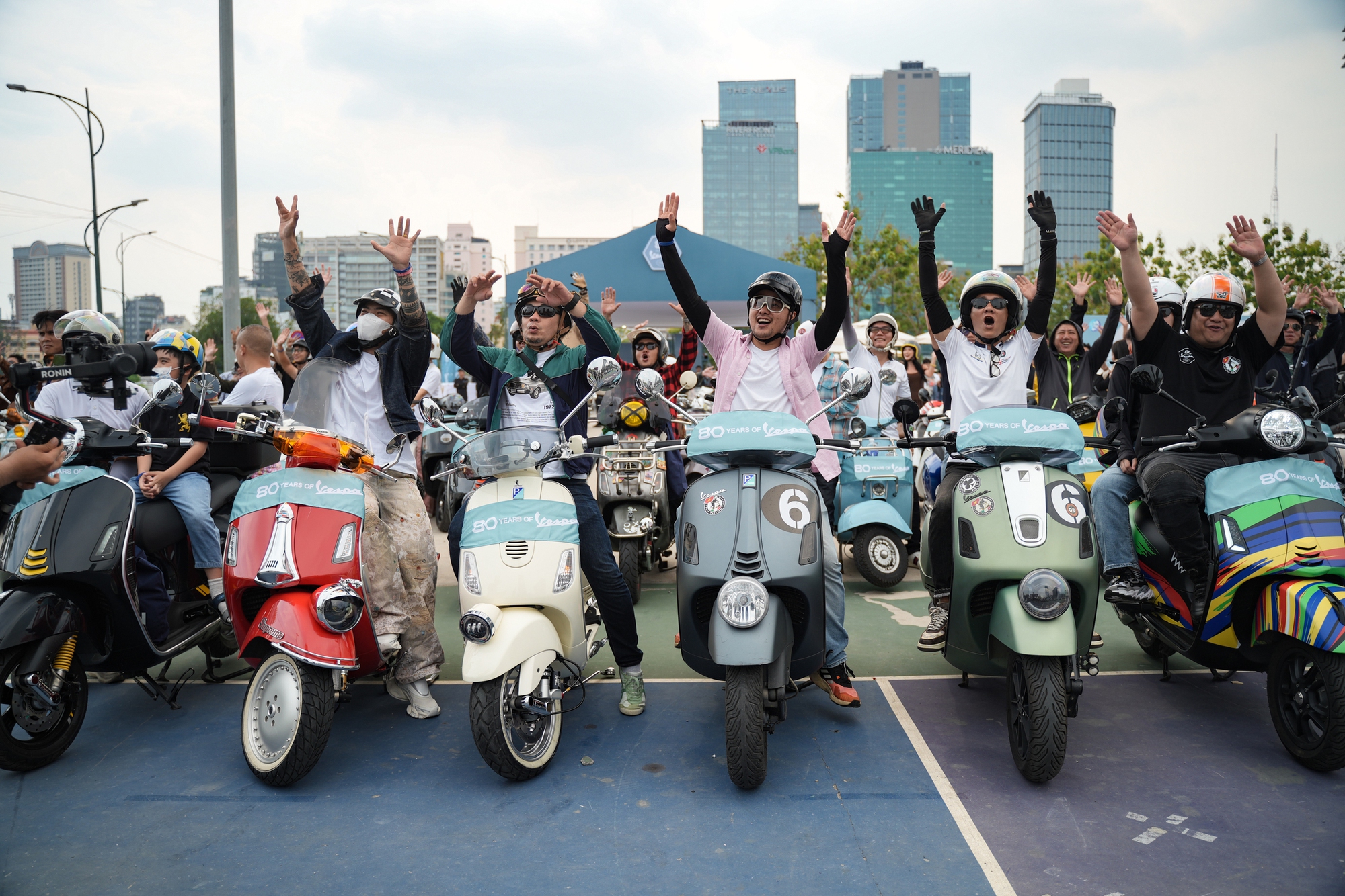 Đi Vespa kh&ocirc;ng đơn giản l&agrave; &ldquo;chạy xe&rdquo;, đ&oacute; l&agrave; một kiểu &ldquo;tr&igrave;nh diễn di sản&rdquo;- Ảnh 10.