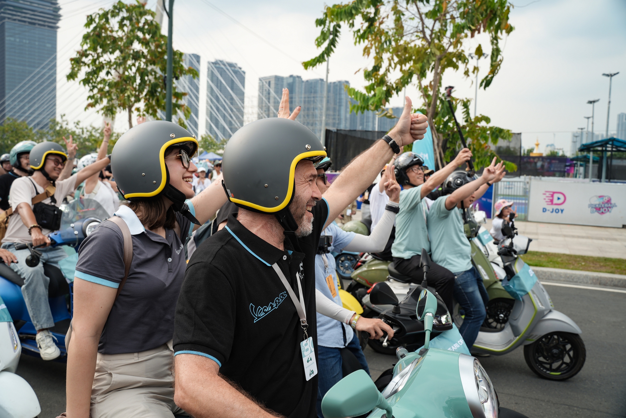 Đi Vespa kh&ocirc;ng đơn giản l&agrave; &ldquo;chạy xe&rdquo;, đ&oacute; l&agrave; một kiểu &ldquo;tr&igrave;nh diễn di sản&rdquo;- Ảnh 13.