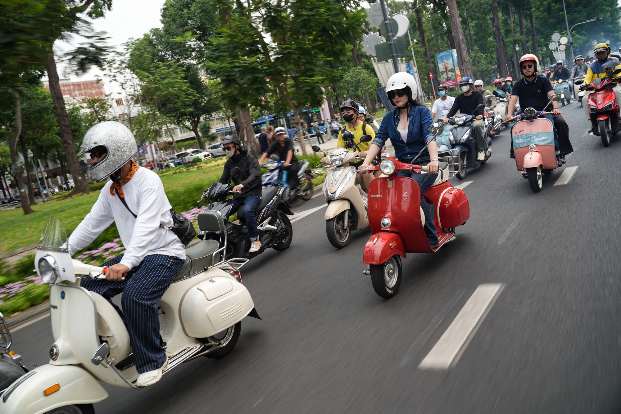 80 năm Vespa: Biểu tượng di sản khuấy động tinh thần trẻ tại Thủ Thi&ecirc;m Riverstage!- Ảnh 14.