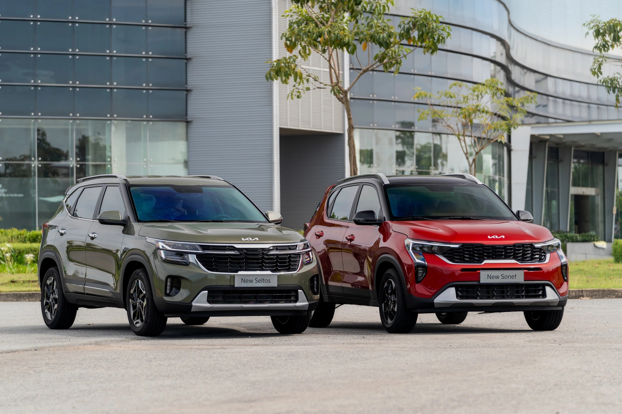 H&agrave;ng loạt SUV cỡ nhỏ giảm gi&aacute; mạnh, c&oacute; mẫu giảm cả trăm triệu, c&aacute;c xe nh&oacute;m dưới cũng phải d&egrave; chừng- Ảnh 2.