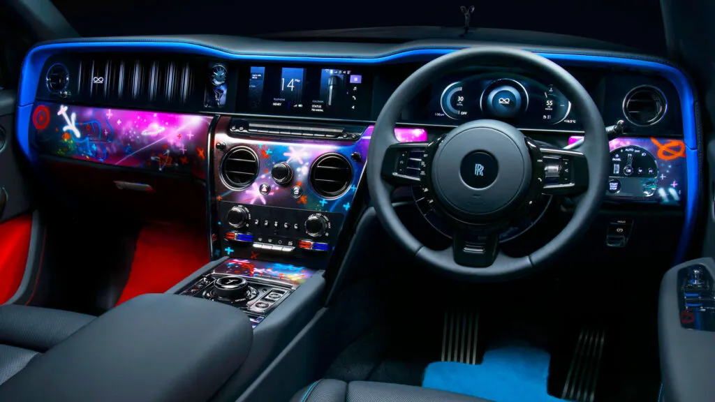 Ai n&oacute;i Rolls-Royce Cullinan chỉ d&agrave;nh cho người chững chạc, phi&ecirc;n bản n&agrave;y sẽ khiến nhiều người bị sốc với phong c&aacute;ch đầy hip-hop- Ảnh 2.