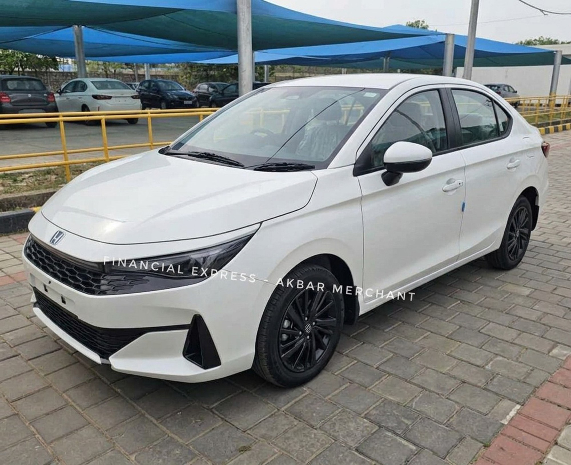 Honda City 2026 c&oacute; ảnh ch&iacute;nh thức, chốt ra mắt tuần n&agrave;y: Mặt trước kh&aacute;c biệt lớn, 5 camera, m&agrave;n h&igrave;nh to, th&ecirc;m tiện nghi cạnh tranh Vios, Accent- Ảnh 2.