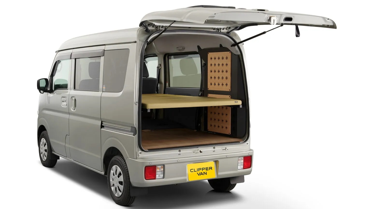 Nissan l&agrave;m sẵn xe van cho người th&iacute;ch cắm trại: Gi&aacute; quy đổi từ 241 triệu đồng, th&ugrave;ng sau t&ugrave;y biến linh hoạt, c&oacute; cả đệm ngủ th&aacute;o rời- Ảnh 2.