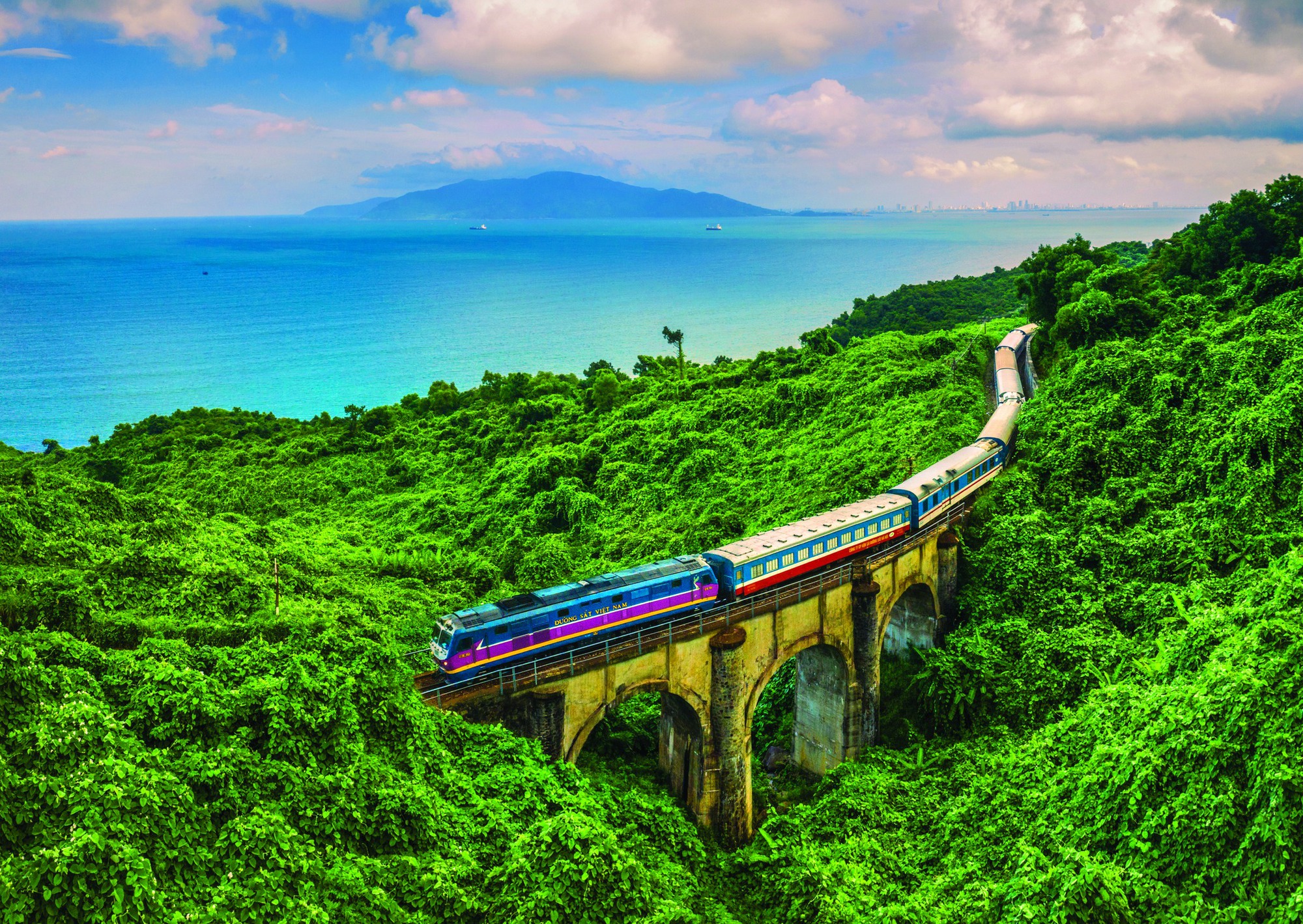 Chuyến t&agrave;u nhiều người phải tự lau cửa sổ trước khi chạy: L&yacute; do thật sự đằng sau- Ảnh 3.
