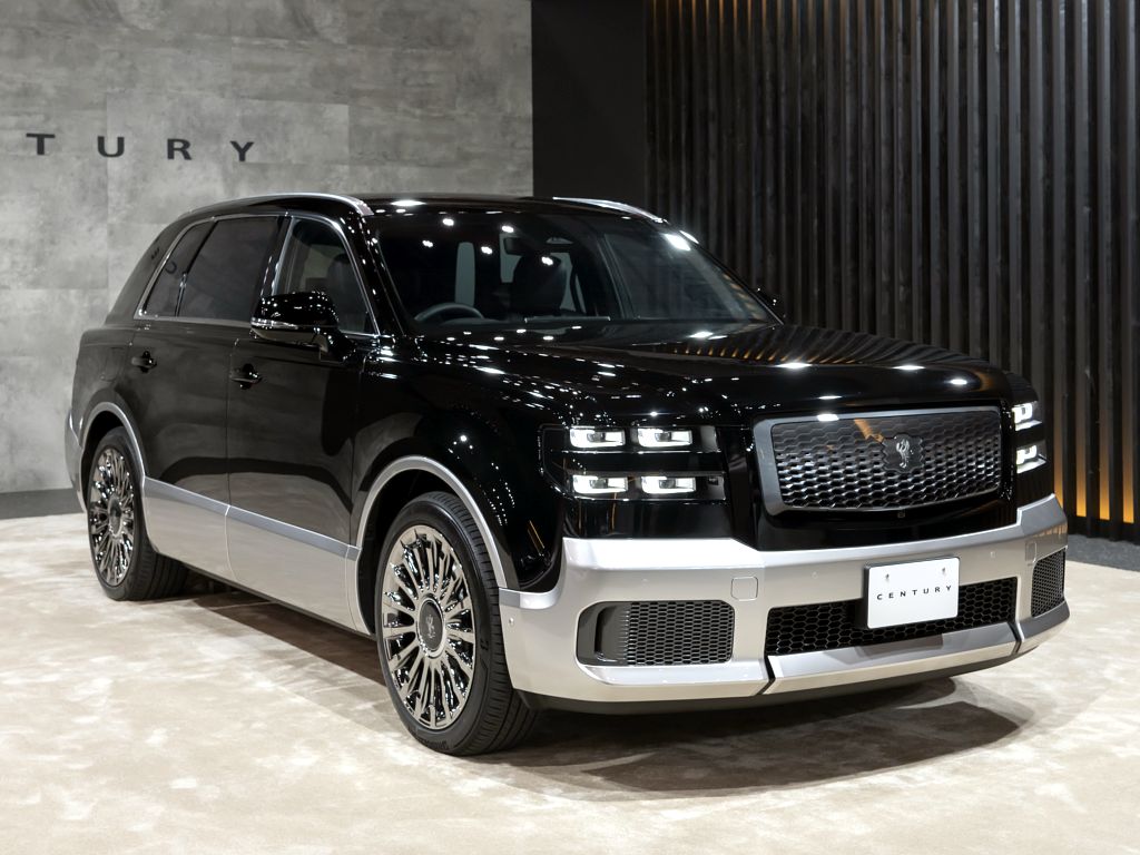 Đại gia ở đ&acirc;y d&aacute;m &lsquo;chơi&rsquo; Toyota Century nhập tư với gi&aacute; quy đổi gần 20 tỷ đồng, đắt hơn cả Rolls-Royce Phantom- Ảnh 3.