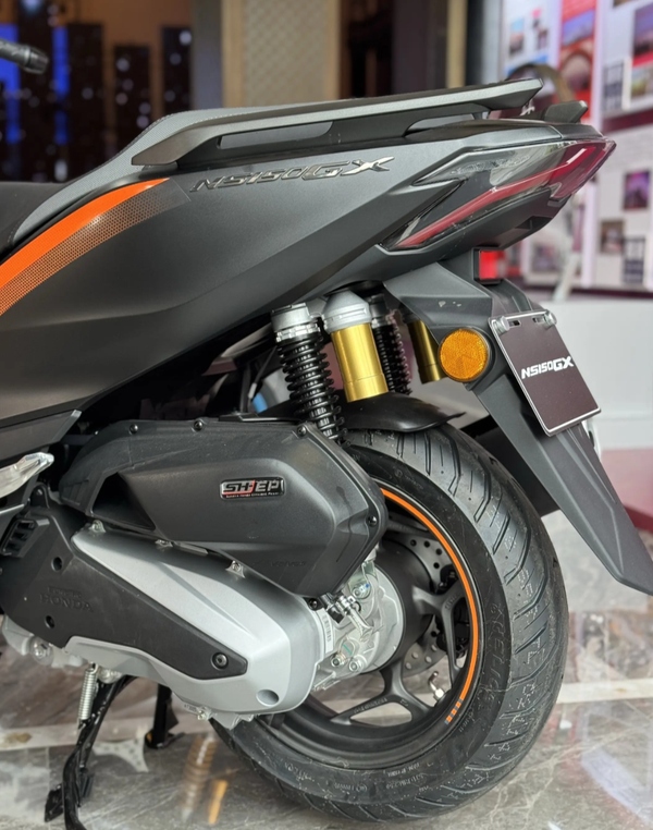 Honda NS150GX 2026 lộ diện: N&acirc;ng cấp cực mạnh về m&agrave;n h&igrave;nh v&agrave; giảm x&oacute;c, liệu c&oacute; g&acirc;y sốt nếu về Việt Nam?- Ảnh 2.