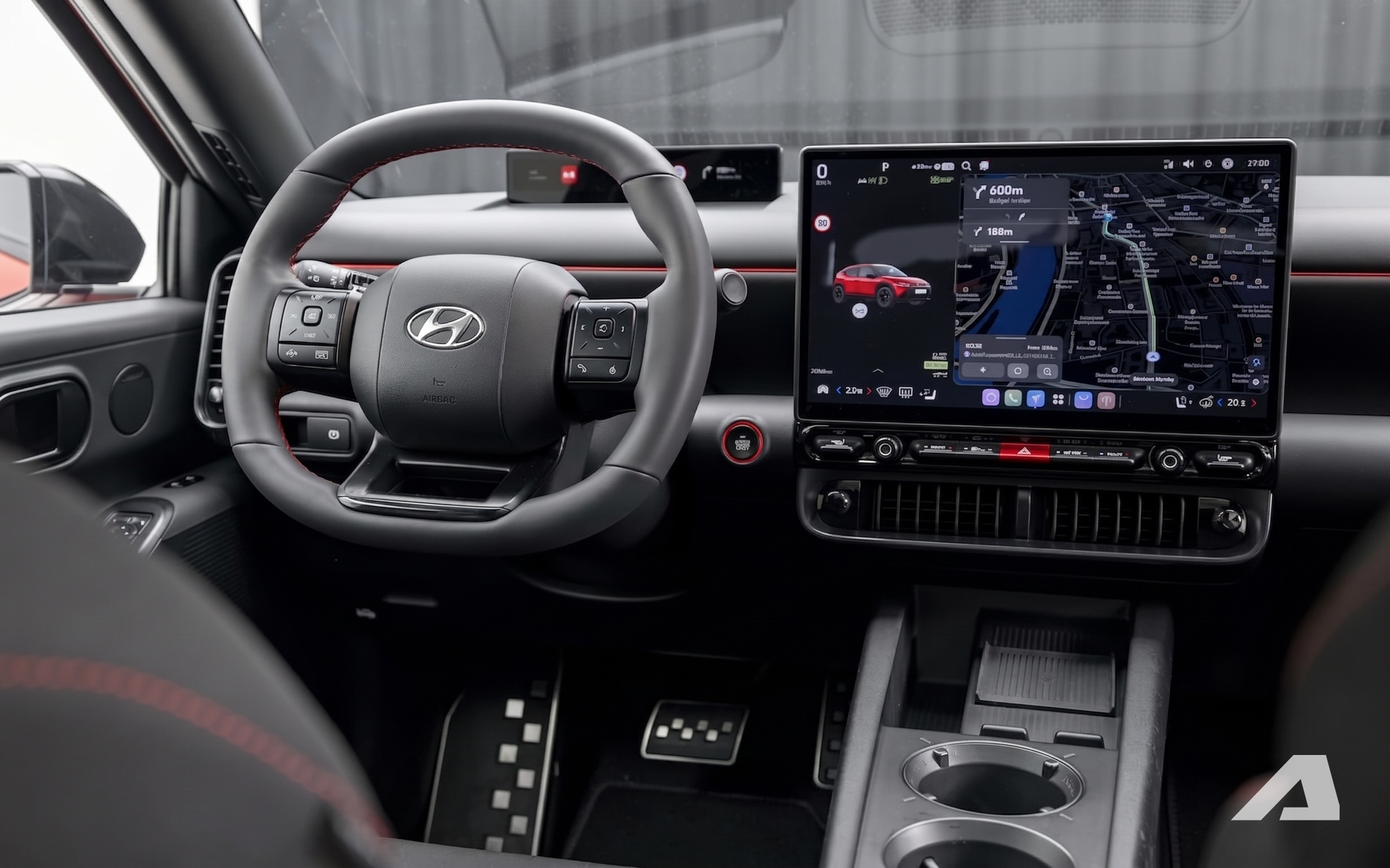 Hyundai Creta đời mới tiếp tục lộ nội thất: Thiết kế tối giản, m&agrave;n h&igrave;nh si&ecirc;u lớn, sẽ t&iacute;ch hợp cả AI, &lsquo;phả hơi n&oacute;ng&rsquo; l&ecirc;n Xfoce, Yaris Cross- Ảnh 4.