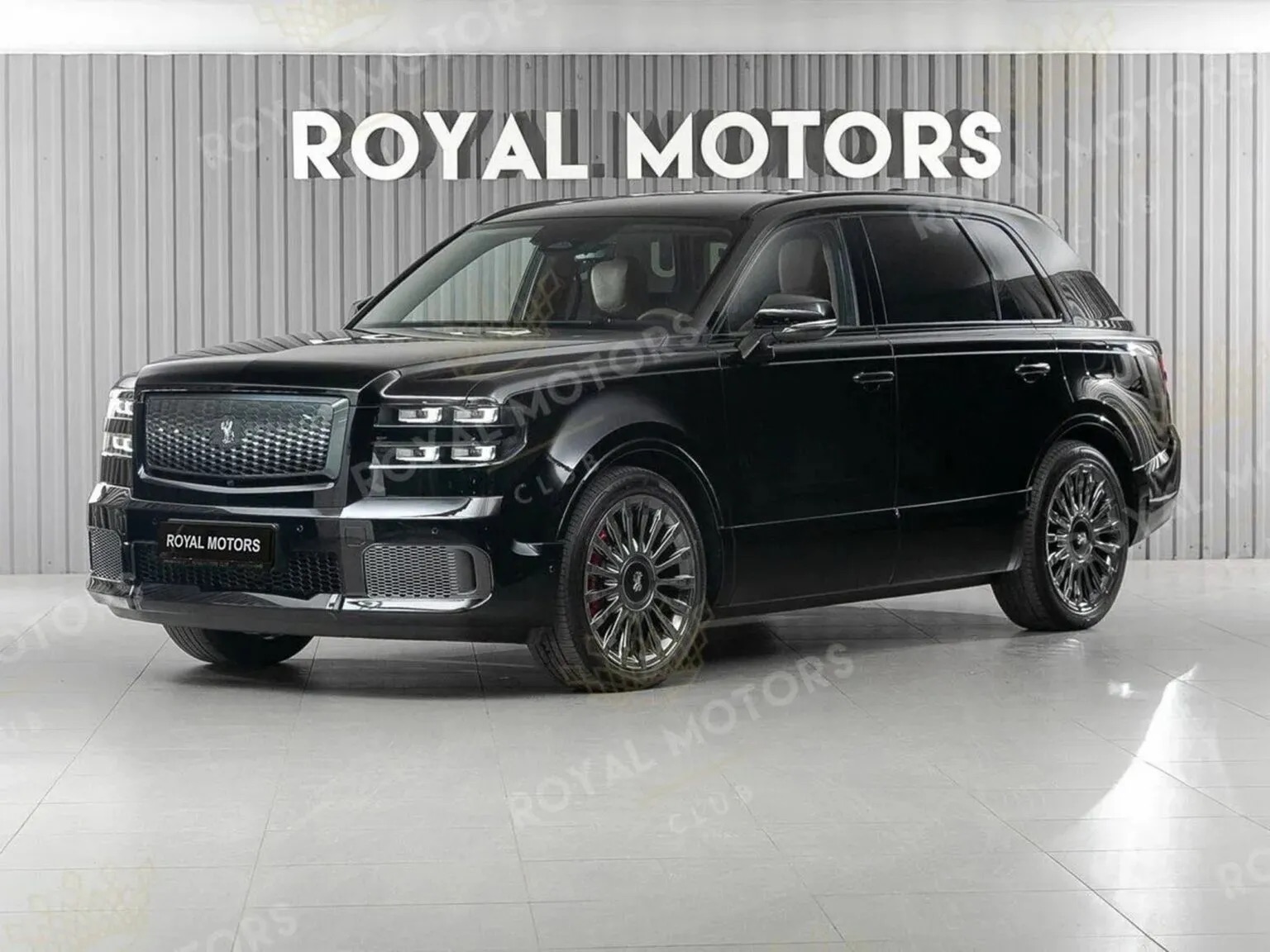 Đại gia ở đ&acirc;y d&aacute;m &lsquo;chơi&rsquo; Toyota Century nhập tư với gi&aacute; quy đổi gần 20 tỷ đồng, đắt hơn cả Rolls-Royce Phantom- Ảnh 1.