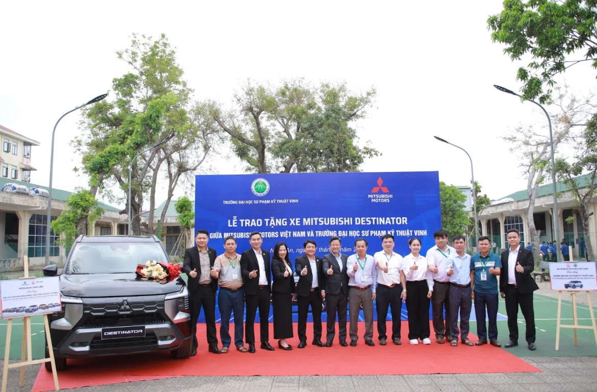 Mitsubishi tặng &ocirc; t&ocirc; v&agrave; nhiều cụm động cơ, hộp số cho trường đại học- Ảnh 2.