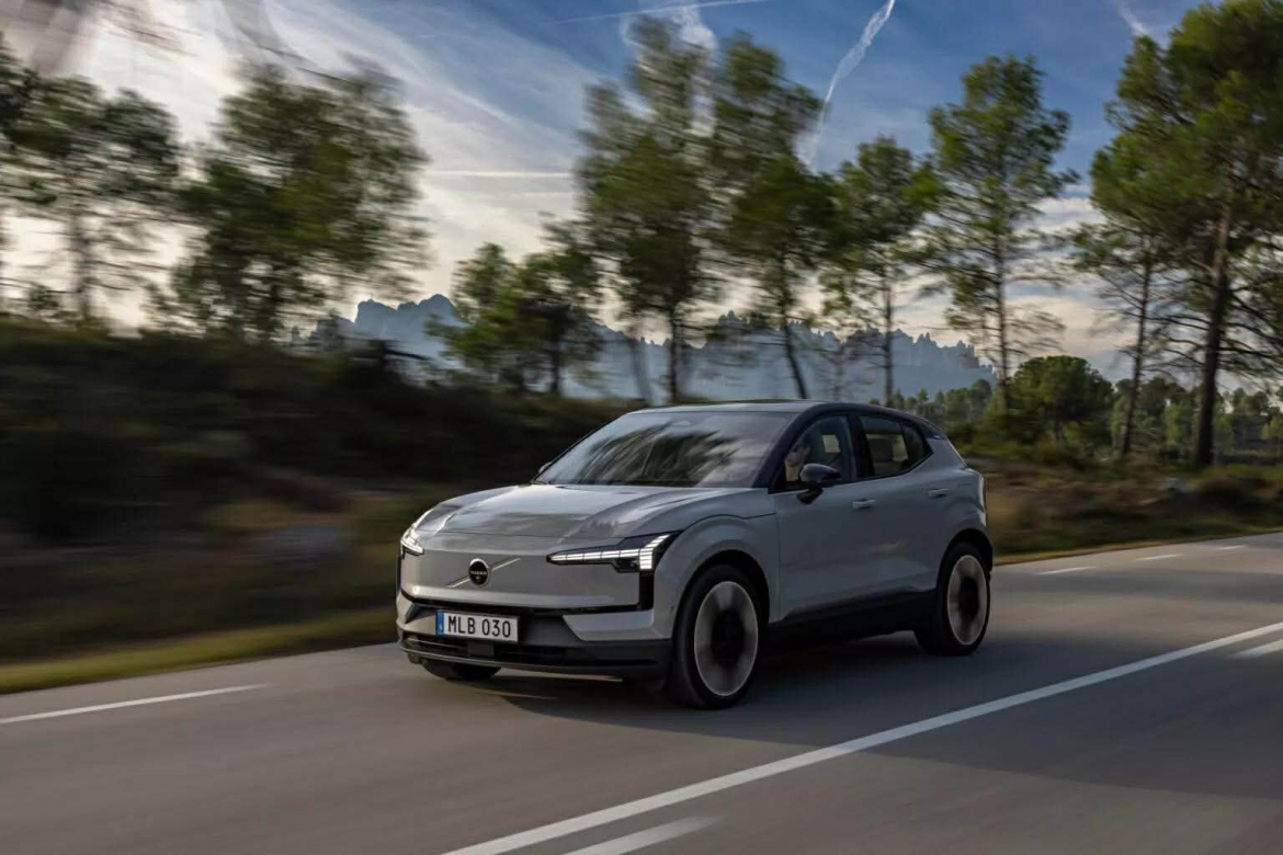 Volvo đối mặt kiện tụng sau c&aacute;c vụ ch&aacute;y EX30- Ảnh 2.