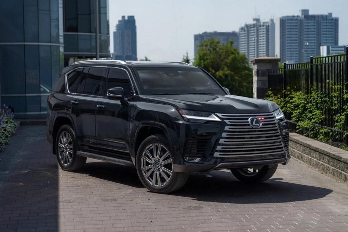 Kh&aacute;m ph&aacute; Lexus LX 700 chống đạn, chịu được đạn AK-47 v&agrave; cả lựu đạn- Ảnh 1.