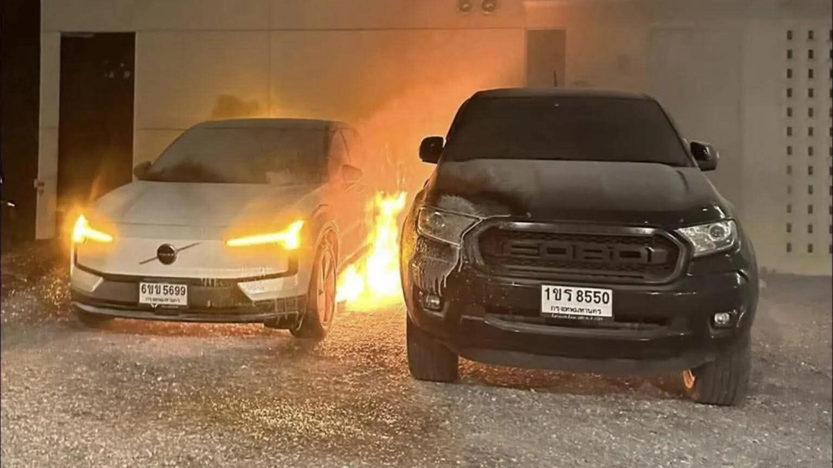 Volvo đối mặt kiện tụng sau c&aacute;c vụ ch&aacute;y EX30- Ảnh 1.
