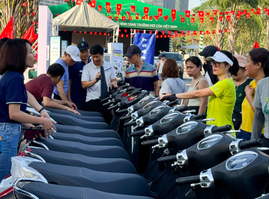 Xe điện ng&agrave;y c&agrave;ng h&uacute;t kh&aacute;ch, nhiều người quyết b&aacute;n xe xăng- Ảnh 1.