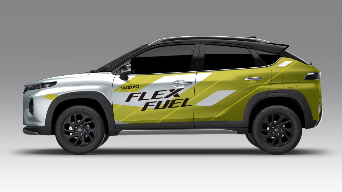 Suzuki Fronx dự kiến th&ecirc;m bản c&oacute; thể chạy với xăng 100% ethanol ngay th&aacute;ng sau, nếu về Việt Nam sẽ l&agrave; một 'c&uacute; h&iacute;ch'- Ảnh 3.