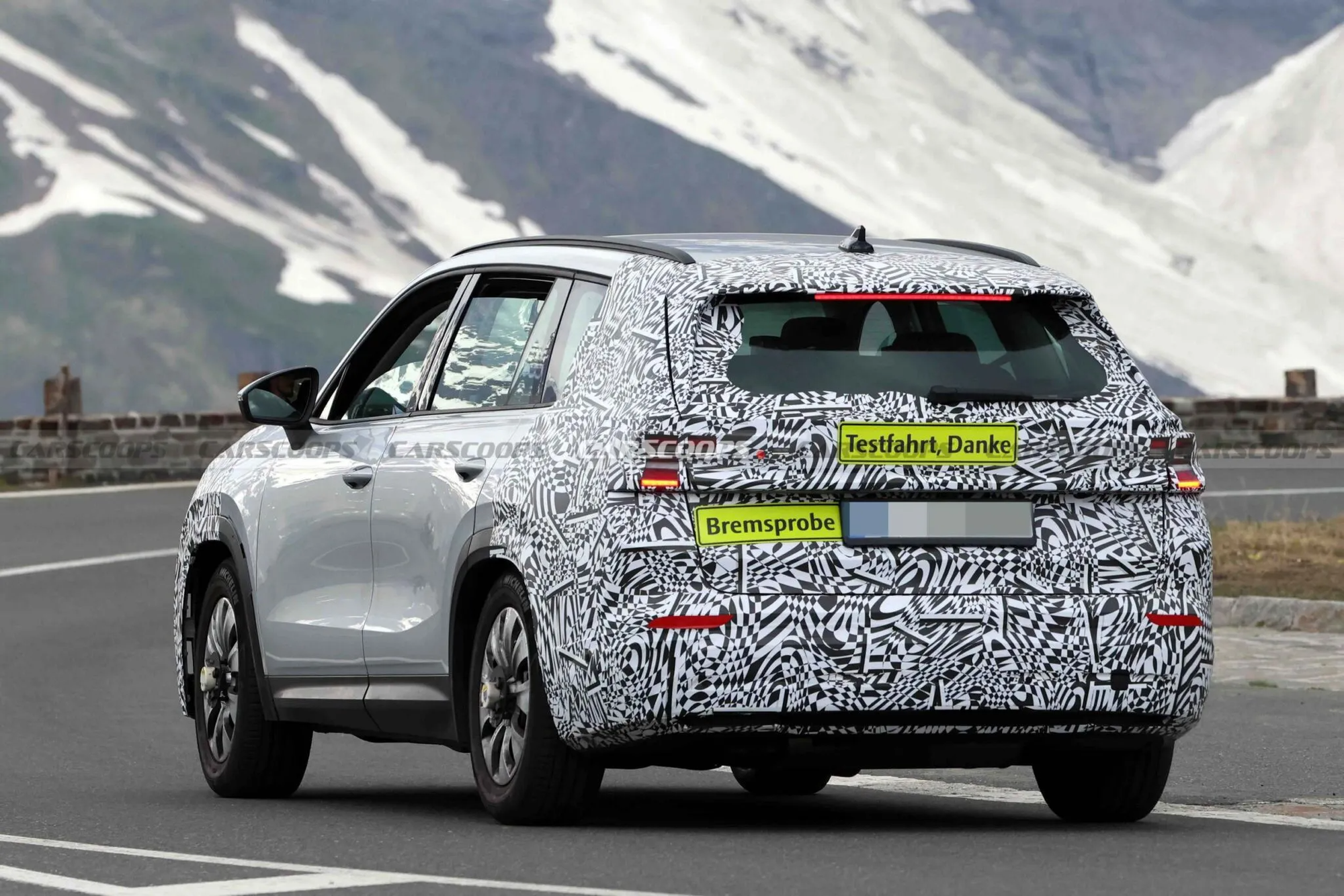 Skoda Kodiaq 2027 lộ diện: N&acirc;ng cấp từ thiết kế đến trang bị, c&oacute; phi&ecirc;n bản mạnh hơn 300 m&atilde; lực đủ khiến người d&ugrave;ng m&ecirc; mẩn- Ảnh 2.