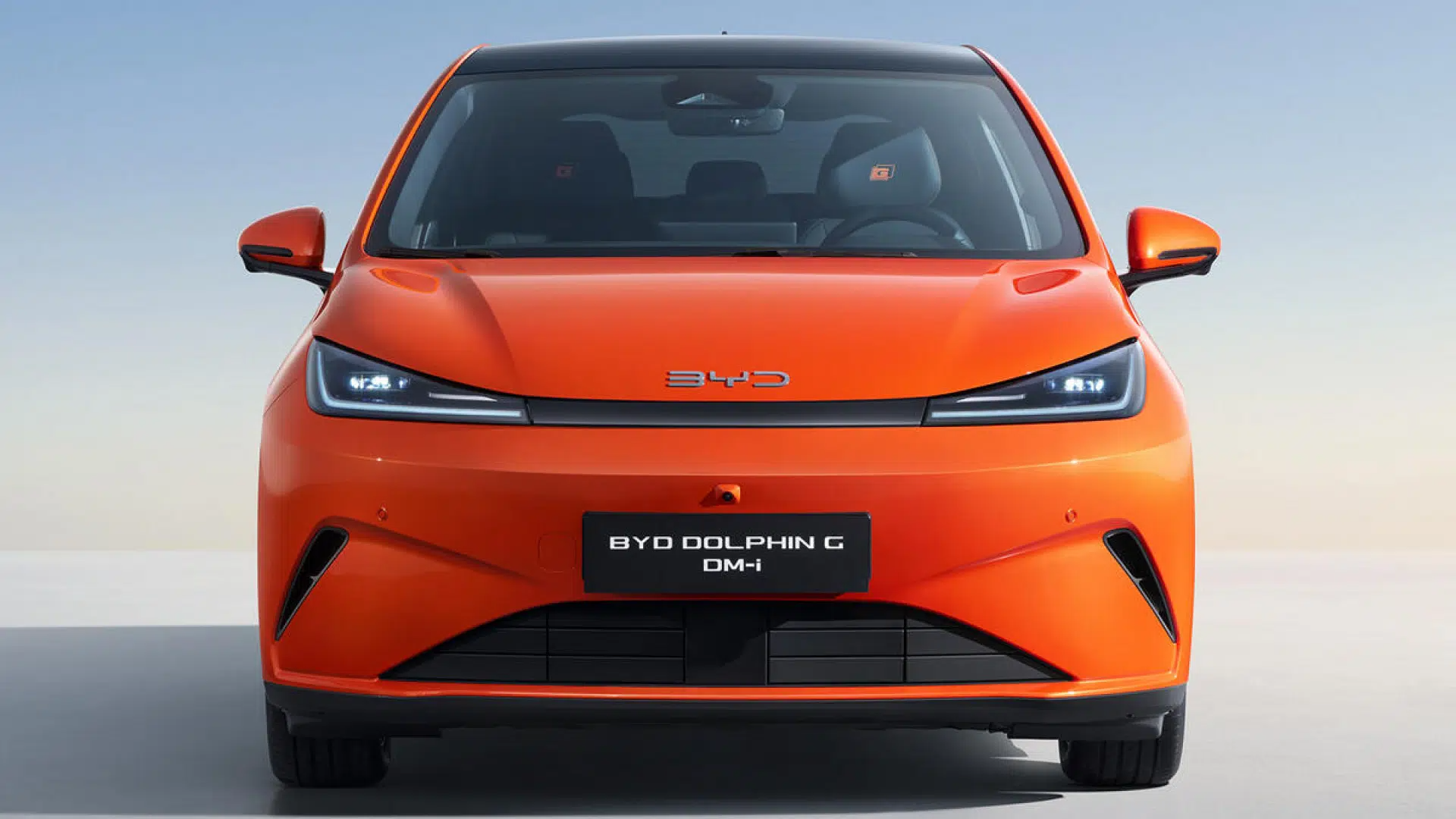 BYD Dolphin vừa ra mắt Việt Nam nay c&oacute; th&ecirc;m bản hybrid, sạc đầy đi được 1.000 km, kh&aacute;ch Việt muốn mua phải chờ kh&aacute; l&acirc;u- Ảnh 3.