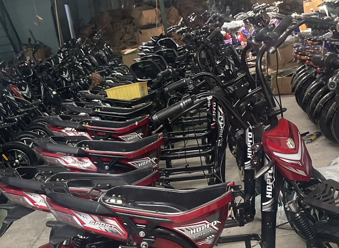 CSGT TPHCM tạm giữ 216 xe điện, xử phạt hơn 1.200 trường hợp vi phạm giao th&ocirc;ng- Ảnh 1.