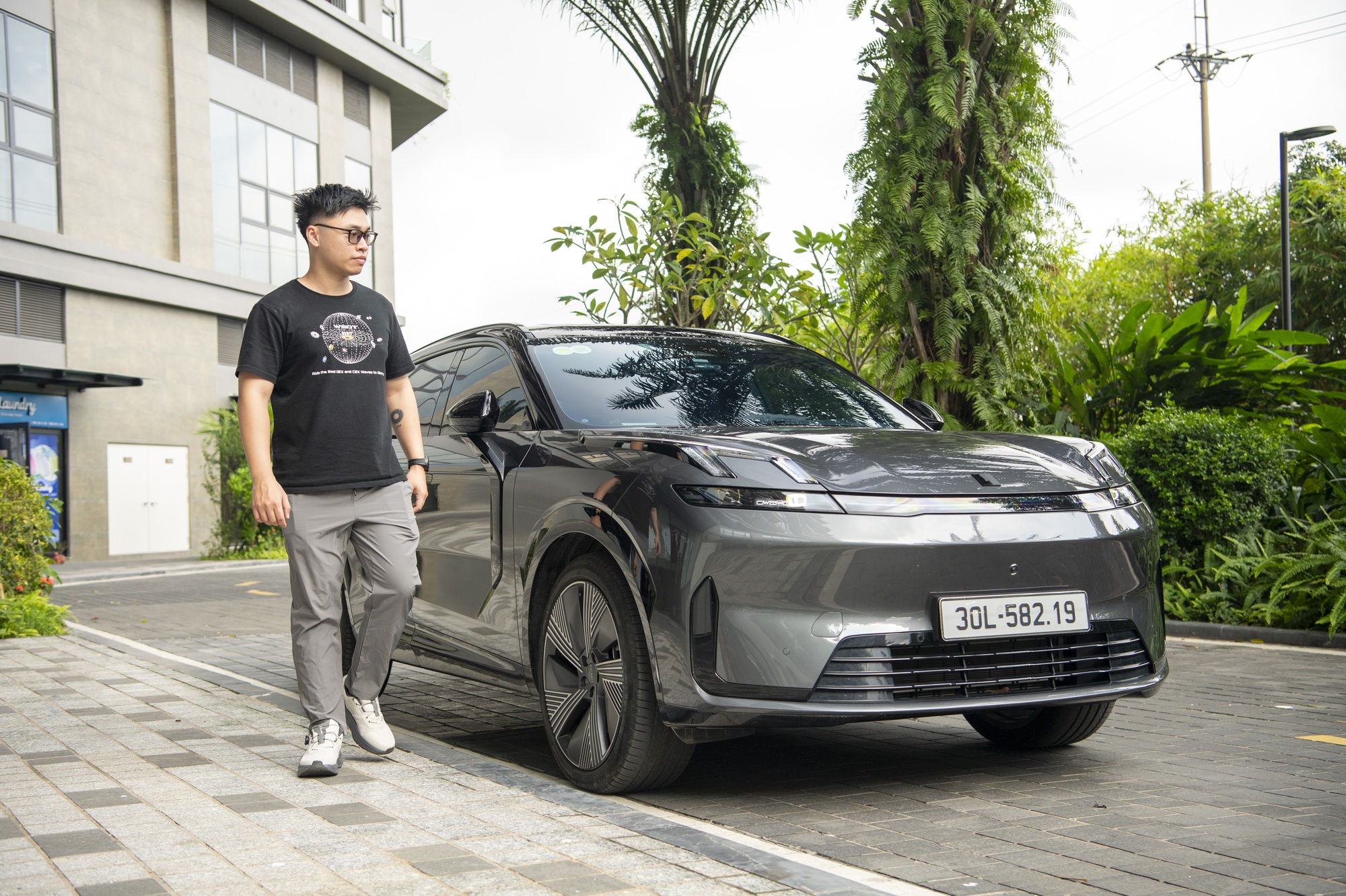 Chủ xe Gen Z n&oacute;i về Lynk & Co 08 sau 7.000km: Đi h&agrave;ng ng&agrave;y như xe điện, nhiều c&ocirc;ng nghệ nhưng c&ograve;n v&agrave;i t&iacute;nh năng chưa hợp Việt Nam- Ảnh 21.
