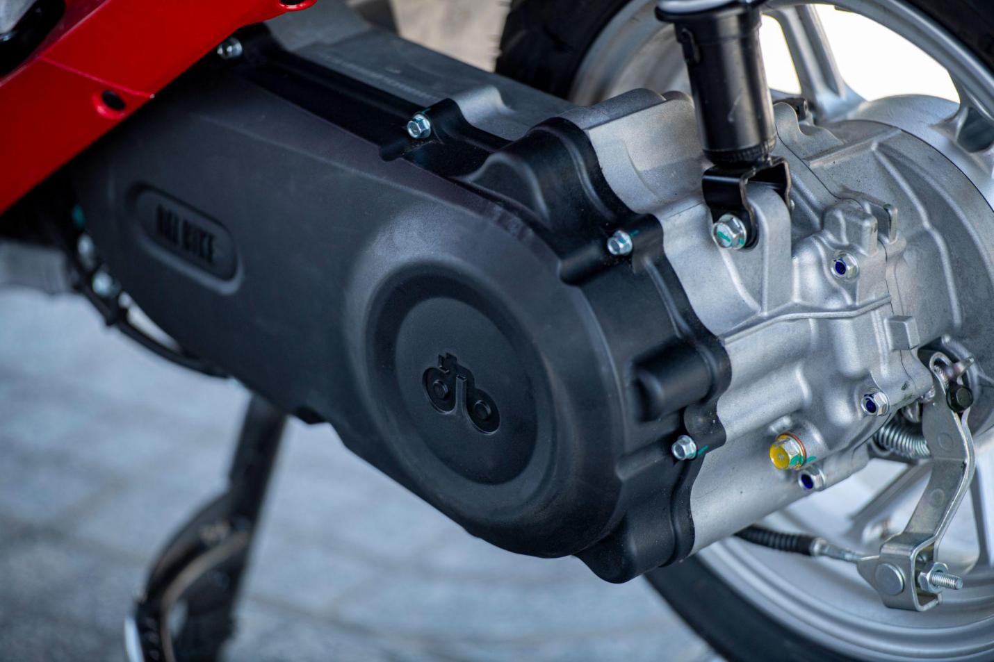 Trải nghiệm Dat Bike ERA: Động cơ dư dả để chở cả gia đ&igrave;nh, pin &ldquo;tr&acirc;u b&ograve;&rdquo;, cốp si&ecirc;u rộng cho chị em th&iacute;ch mua sắm- Ảnh 9.
