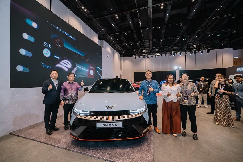 Hyundai Ioniq 5 mới mở b&aacute;n ở ĐN&Aacute;: 650 m&atilde; lực, tăng tốc chỉ trong 3,4 gi&acirc;y, về Việt Nam dễ được d&acirc;n chơi săn đ&oacute;n- Ảnh 1.