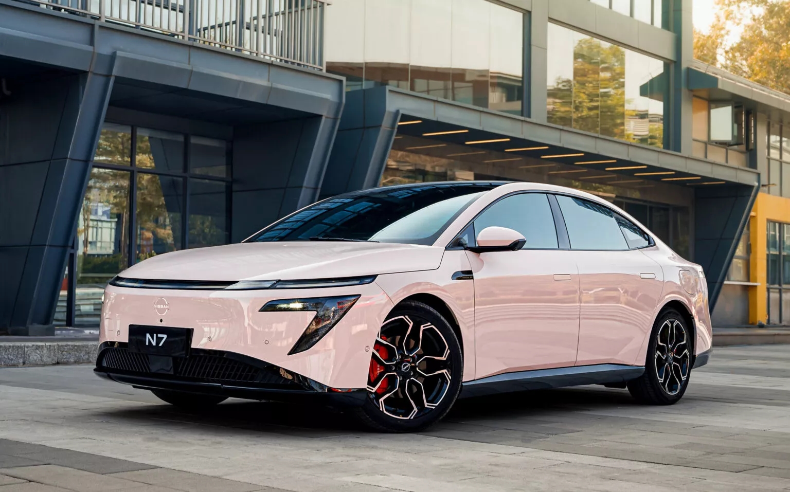Nissan N7 từng đến Việt Nam sẽ b&aacute;n ở Đ&ocirc;ng Nam &Aacute; với bảng t&ecirc;n 'huyền thoại' Primera: Lớn hơn Camry, chạy 500km/sạc- Ảnh 2.