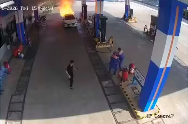 Ch&aacute;y &ocirc; t&ocirc;, 2 người tử vong, t&agrave;i xế khai do qu&aacute; hoảng loạn n&ecirc;n chạy đi: PGĐ C&ocirc;ng an Đ&agrave; Nẵng chỉ đạo l&agrave;m r&otilde; c&oacute; bất thường hay kh&ocirc;ng?- Ảnh 1.